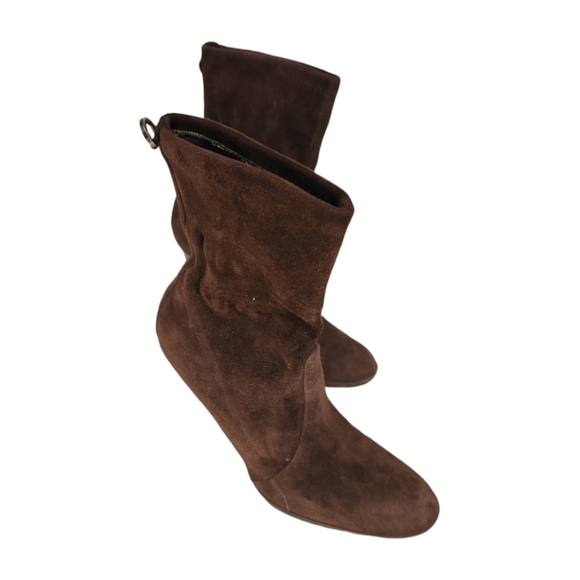 Casadei Made In Italy Suede Ankle Booties. - Picture 2 of 9